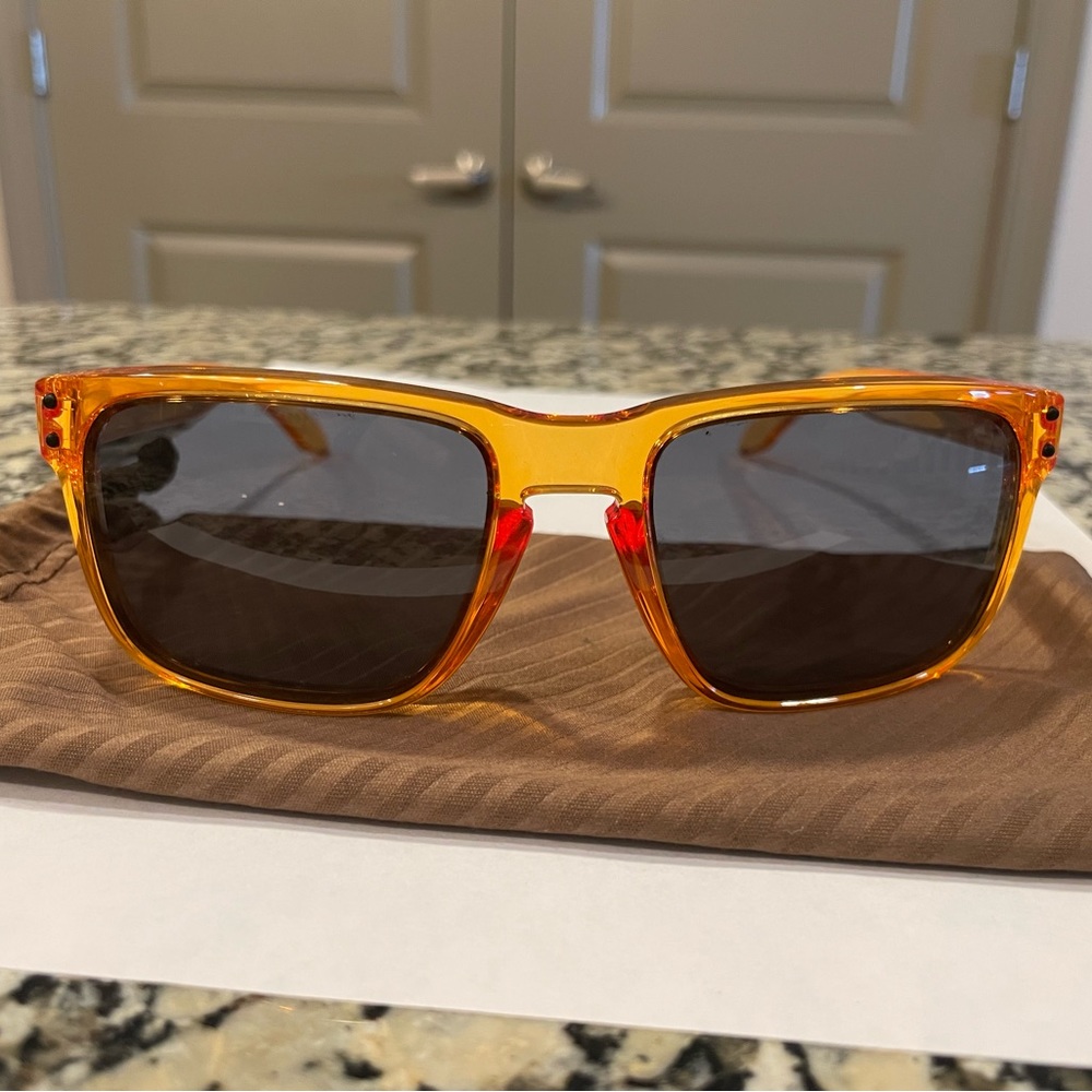 Oakley Holbrooks